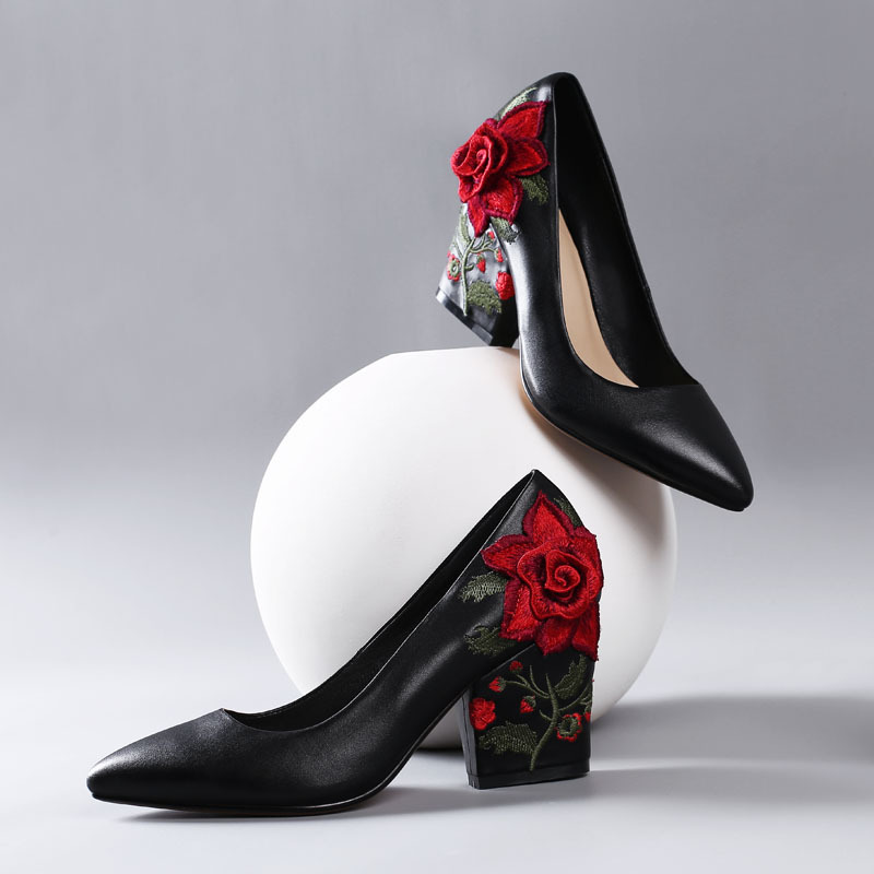 Embroidery Rose - حذاء نسائي أنيق بكعب 7.5 سم