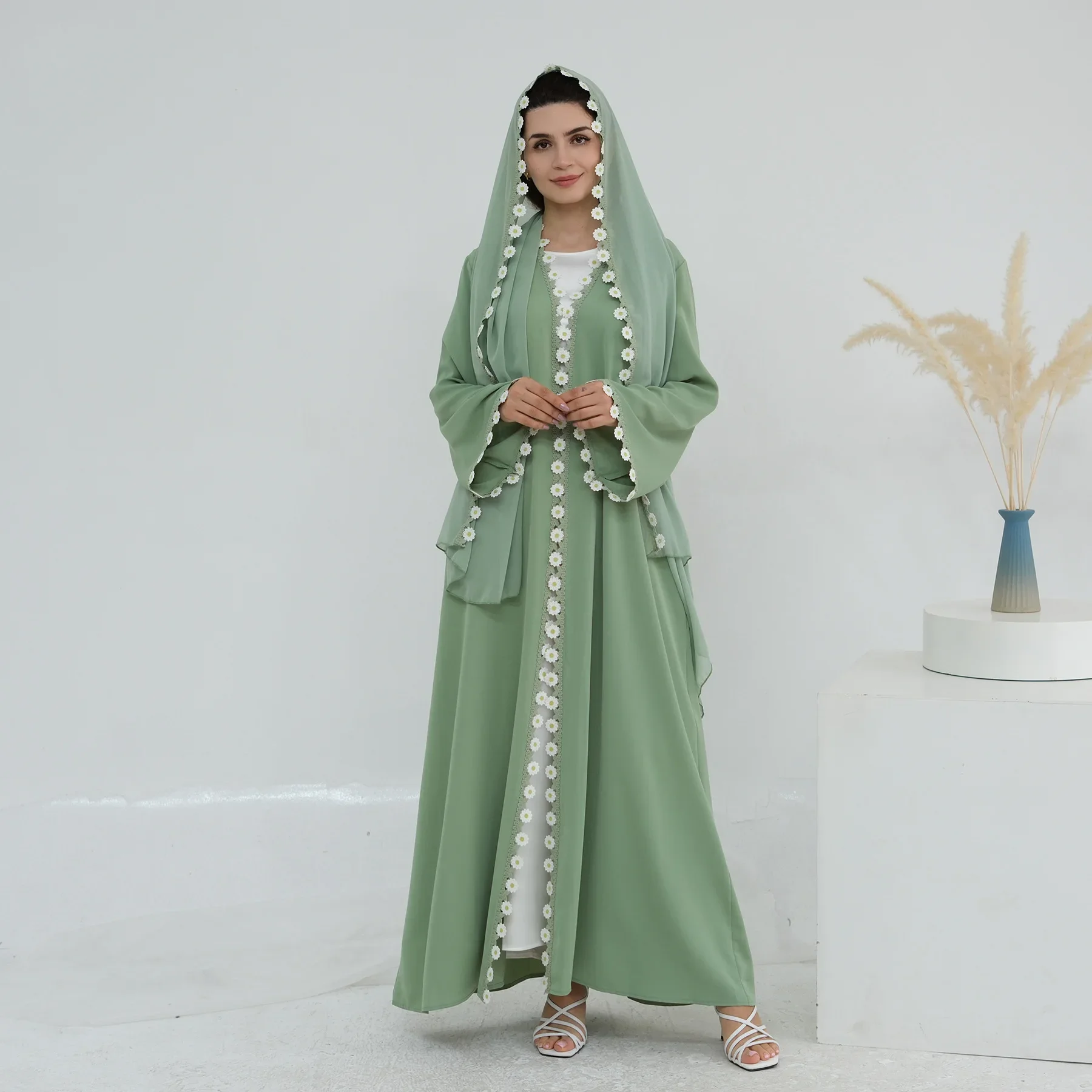 عبايات دبي بتصميم الزهور، قفطا - مراجعة Embroidery Kebaya وسعره