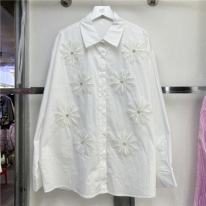 بلوزات نسائية بتصميم عتيق وياق - مراجعة Embroidery Online وسعره
