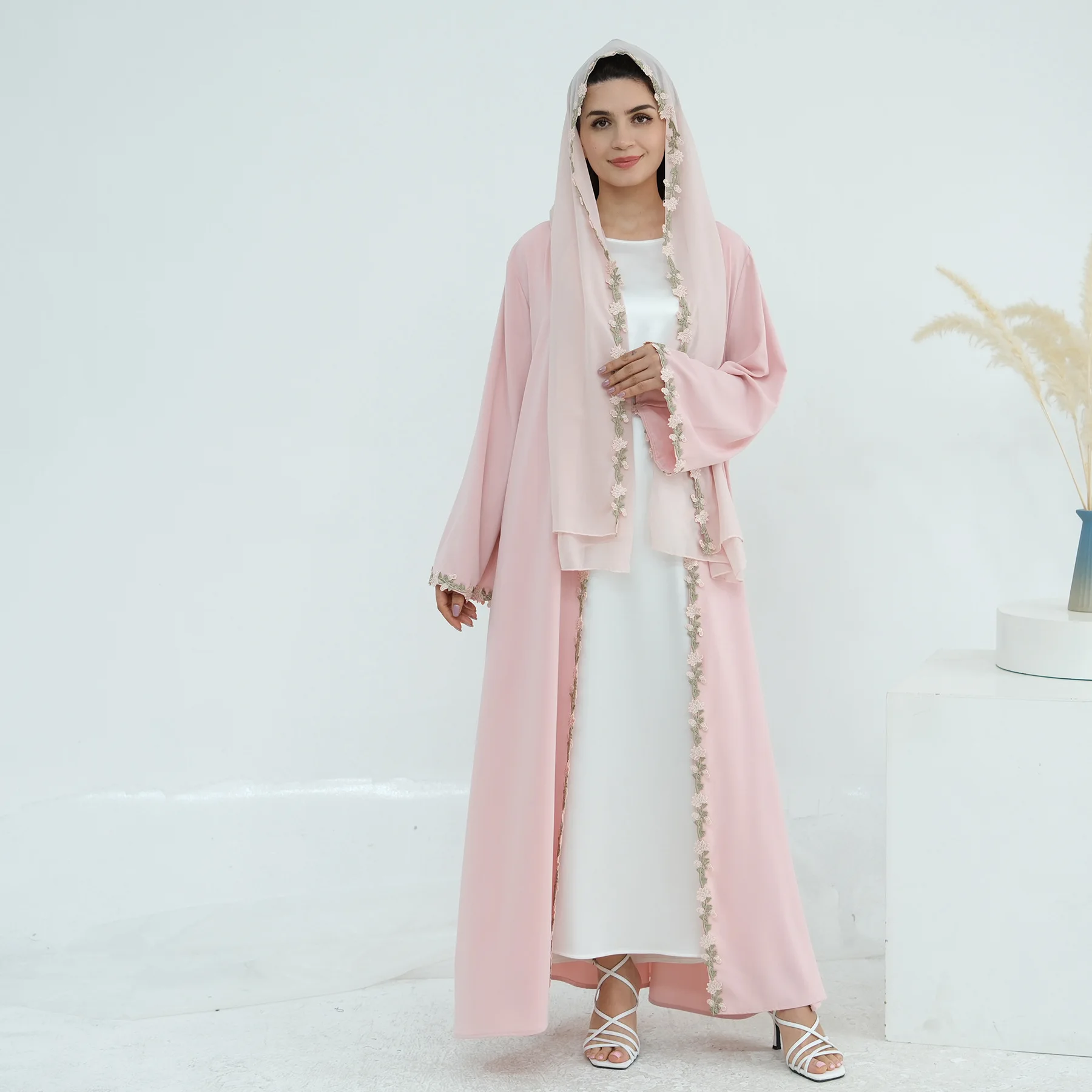 عباية دبي المفتوحة، فستان حجاب - مراجعة Embroidery Kebaya وسعره