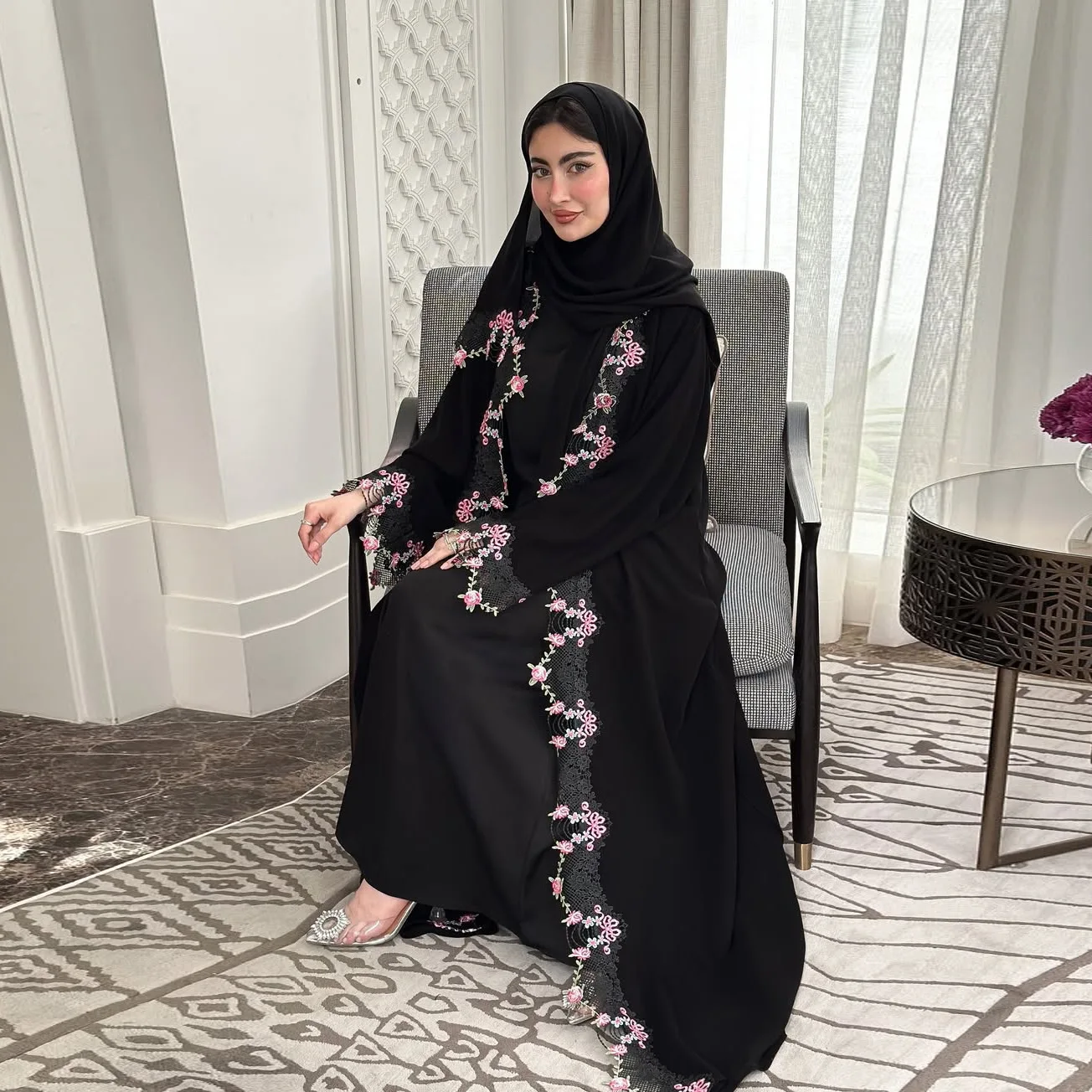 عباية كيمونو سوداء مطرزة، جلاب - مراجعة Embroidery Kebaya وسعره