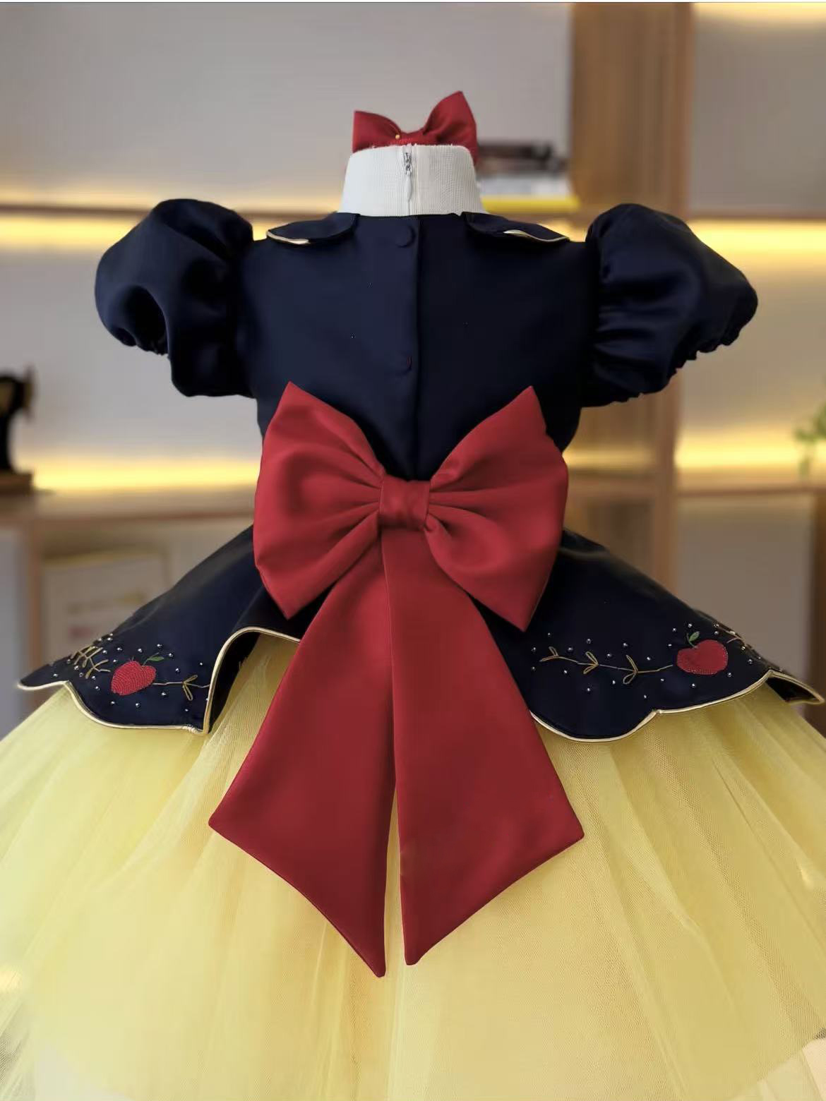 فستان صيفي للبنات الصغيرات بتص - مراجعة Embroidery Yellow Dress وسعره